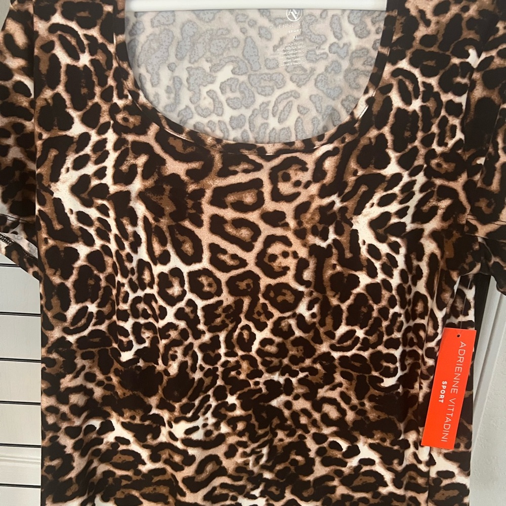 Adrienne Vittadini Leopard Print Short Sleeve Top sz lg new with tags - Picture 2 of 5